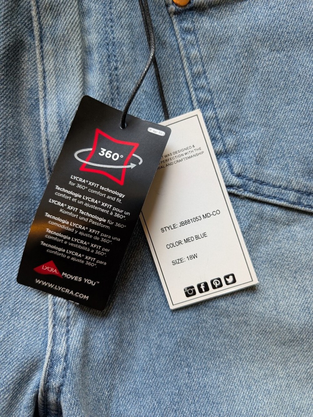 Judy Blue Plus Size NWT Light Blue Flare Jeans - Picture 5 of 9